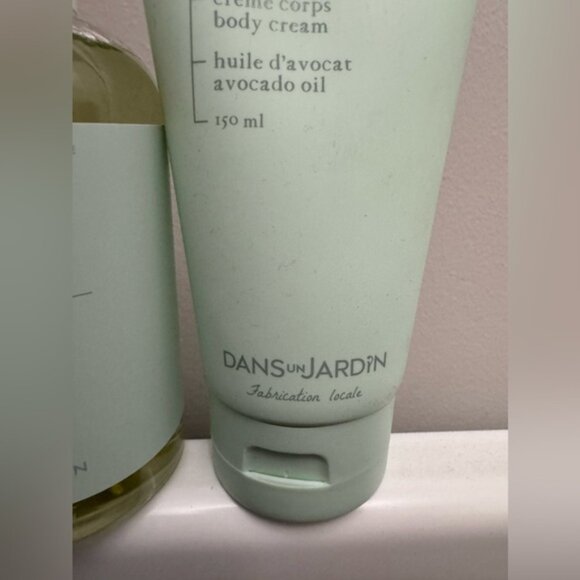 Dans Un Jardin LOTUS Bath and Body bundle - Picture 4 of 4